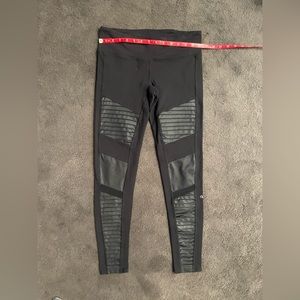 Alo Yoga Black Moto Leggings M